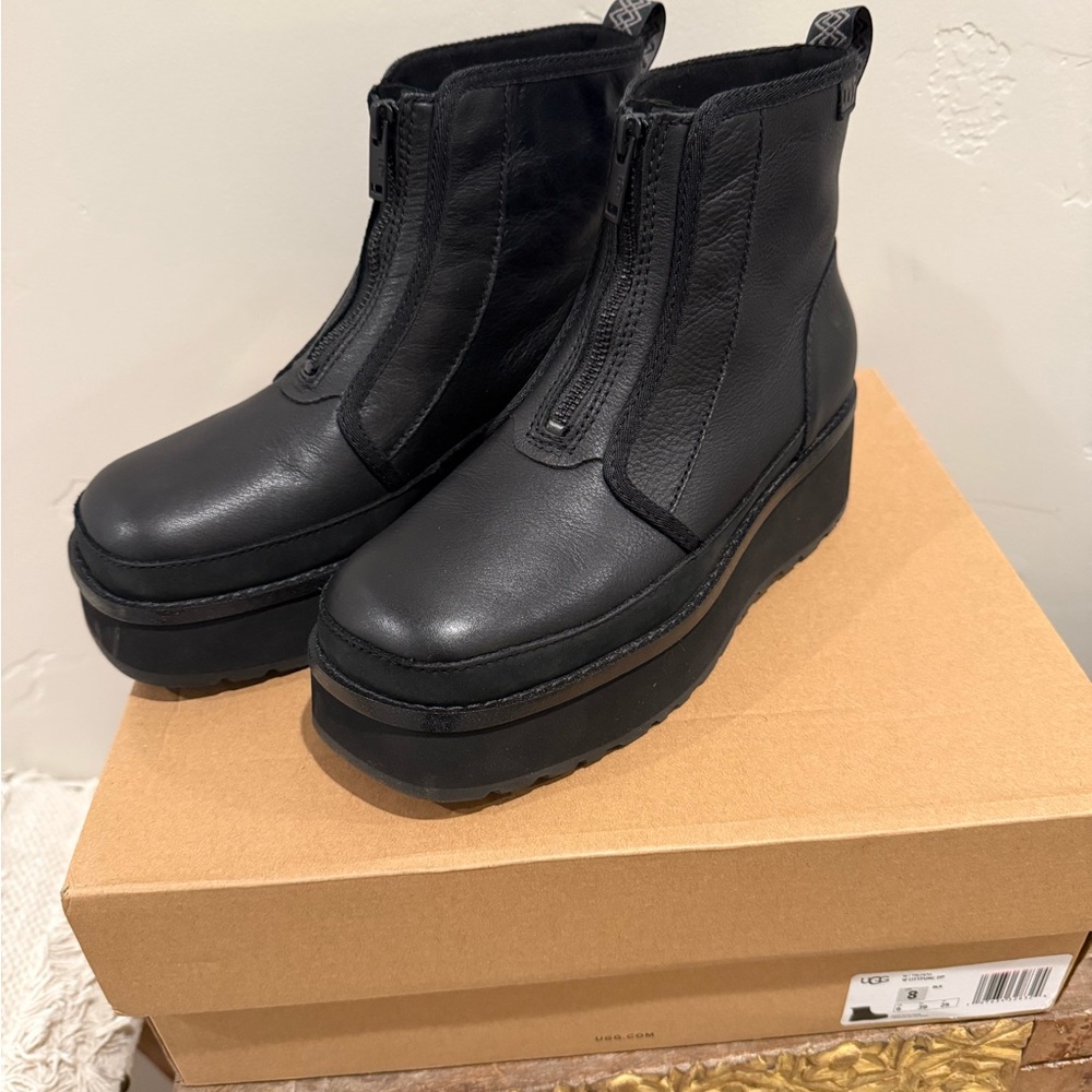 Ugg Cityfunc Zip Black Boots - size 8
